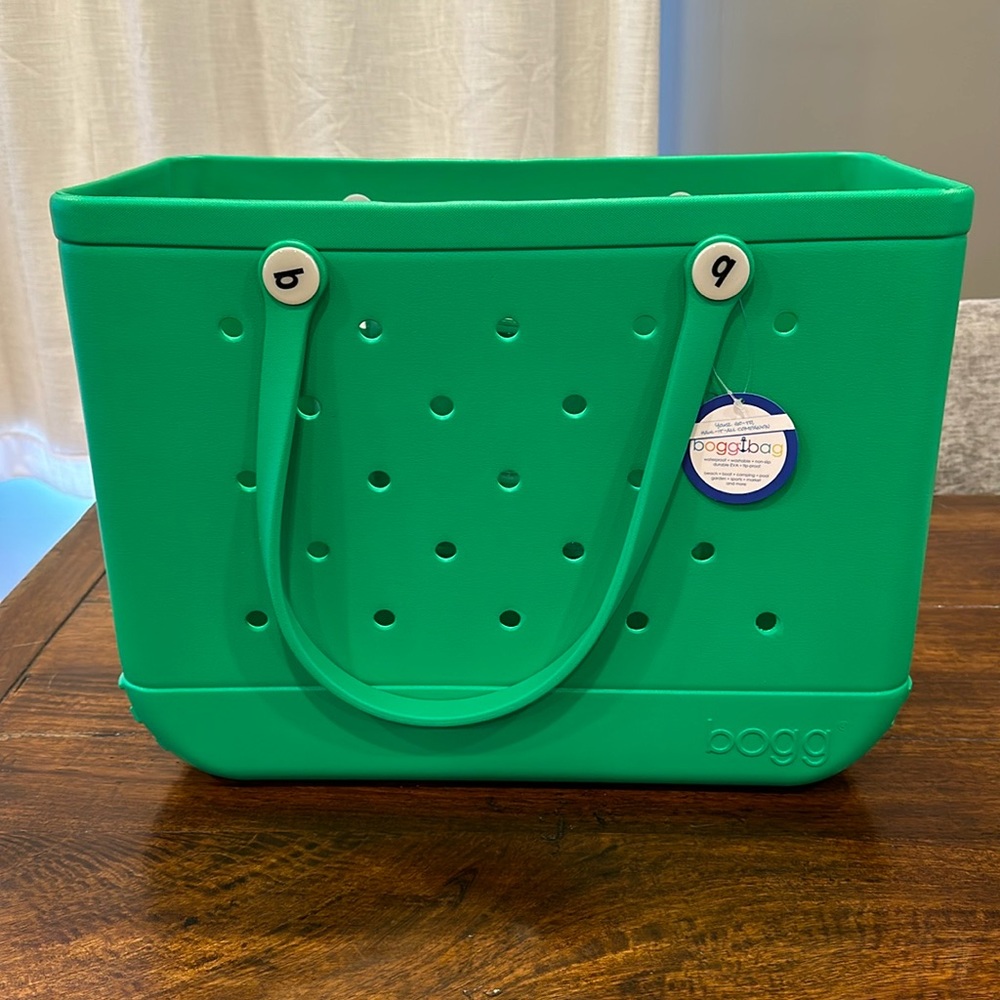 💚🛍️NWT Original Kelly Green Bogg ⚓️ Bag